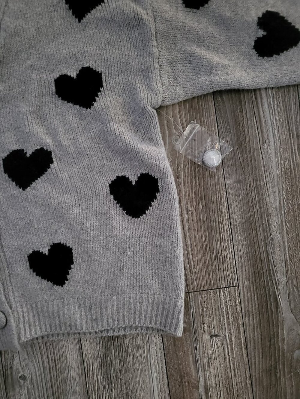 Wild Skye Gray Oversized Heart Cardigan Knit Button Up Sweater Medium NWOT - Picture 6 of 12